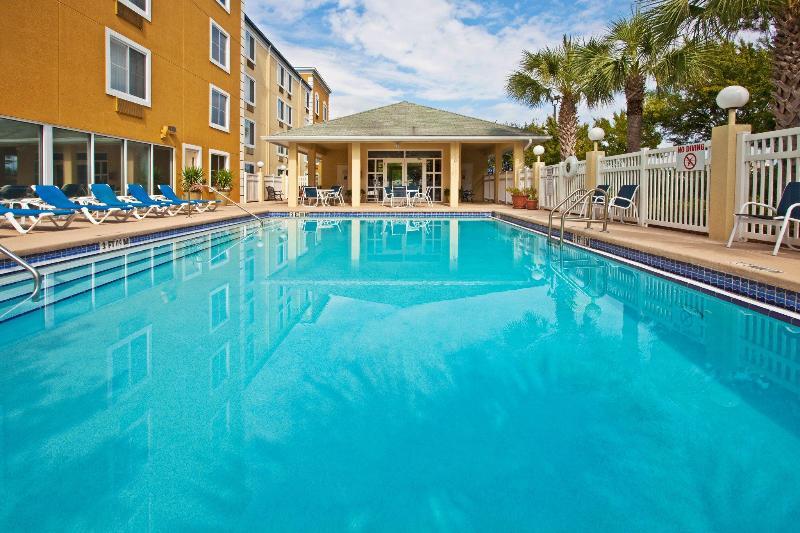 Holiday Inn Express Hotel & Suites Gainesville By Ihg Exterior foto